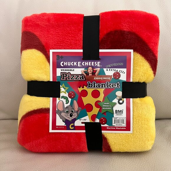Chuck E. Cheese Wearable Pizza Blanket 42″ x 60″ Super Soft Novelty NEW - Picture 1 of 2